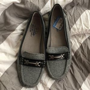 Life Stride memory foam flats. Sz 7